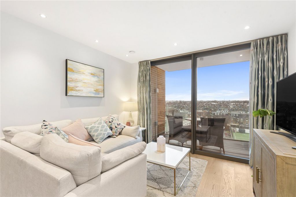 Property photo 3 of 10 Reception Room