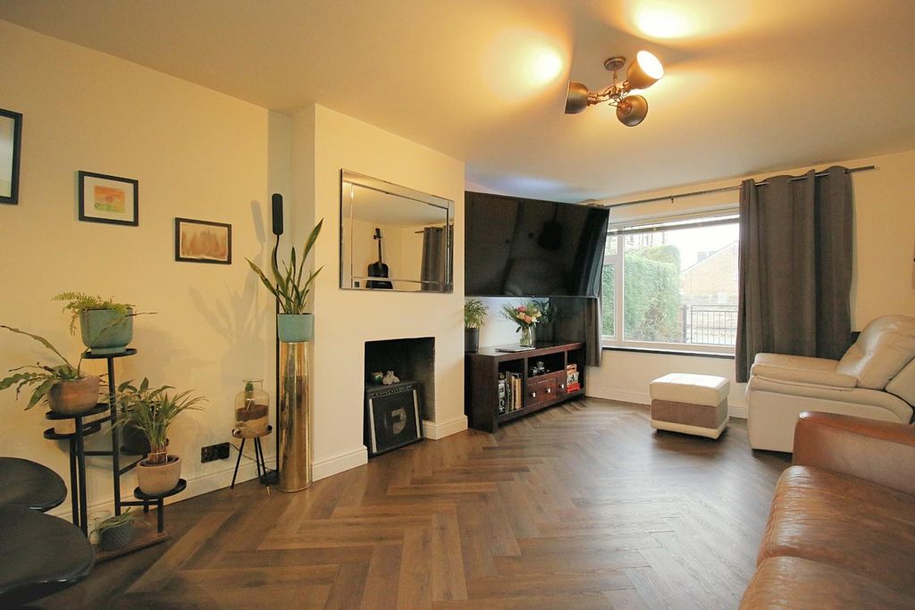 Property photo 2 of 23 Living Room