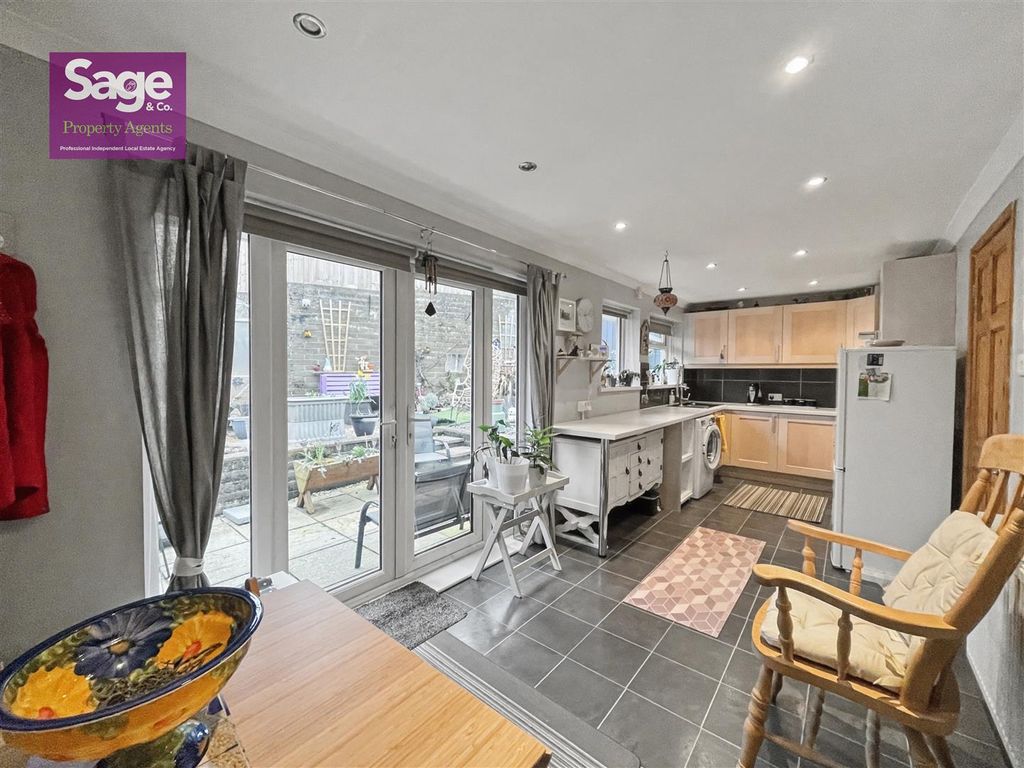 Property photo 3 of 29