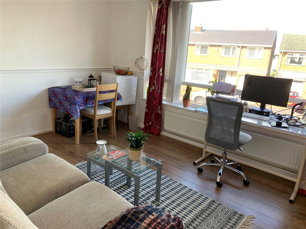 Property photo 3 of 7 Picture No. 06