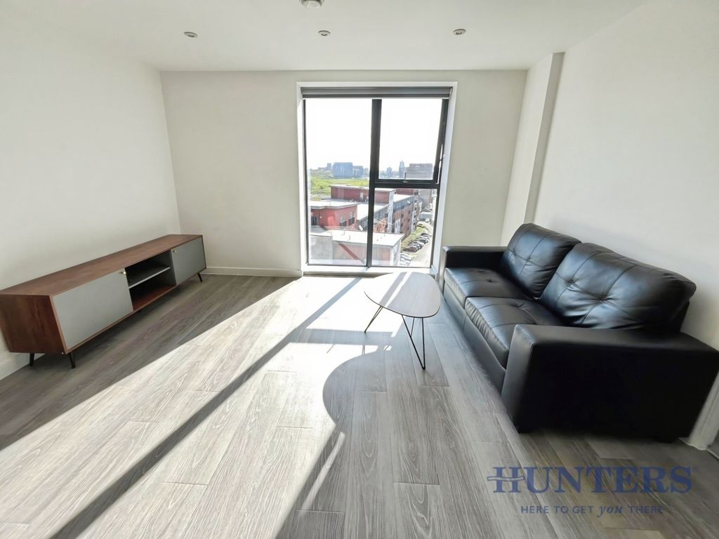 Property photo 3 of 18 Lounge