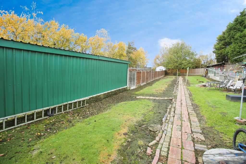 Property photo 2 of 11 048Cf7E1-593A3079