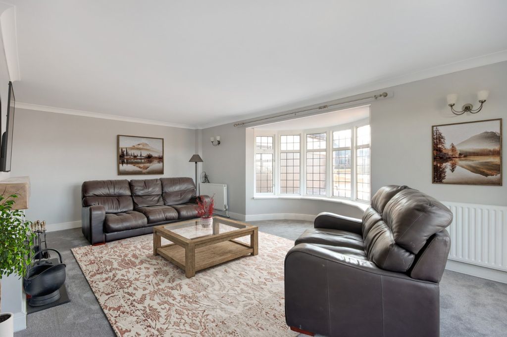 Property photo 2 of 26 Lounge Staged