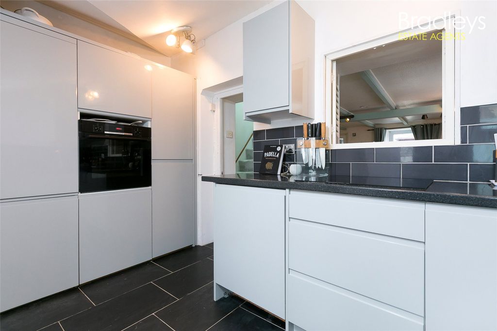 Property photo 3 of 14 Picture No. 25
