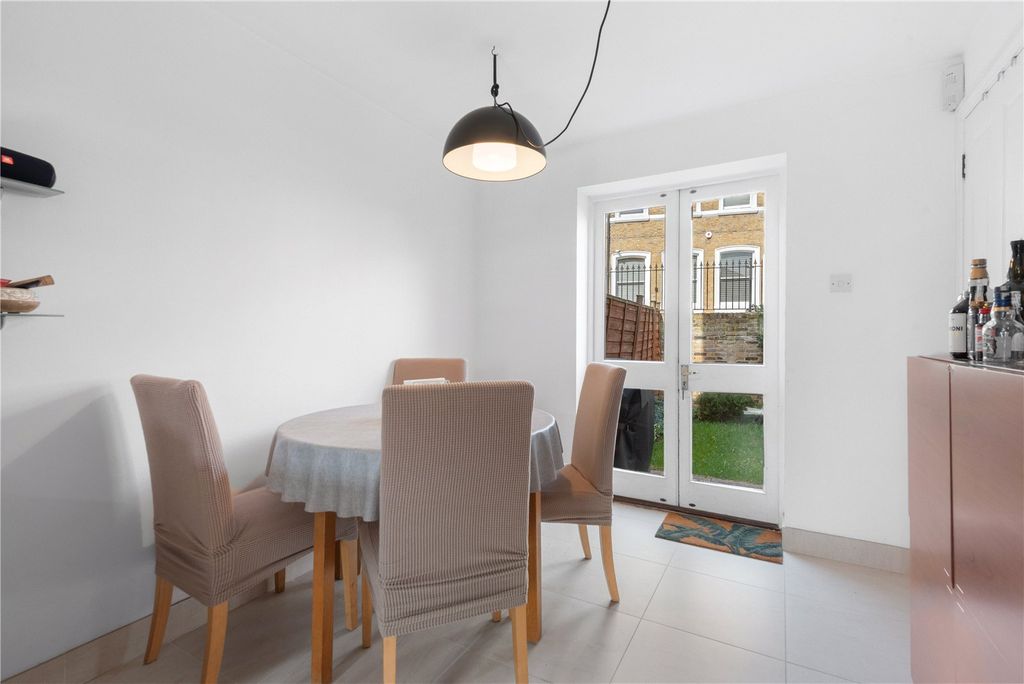 Property photo 3 of 17 Picture No. 24