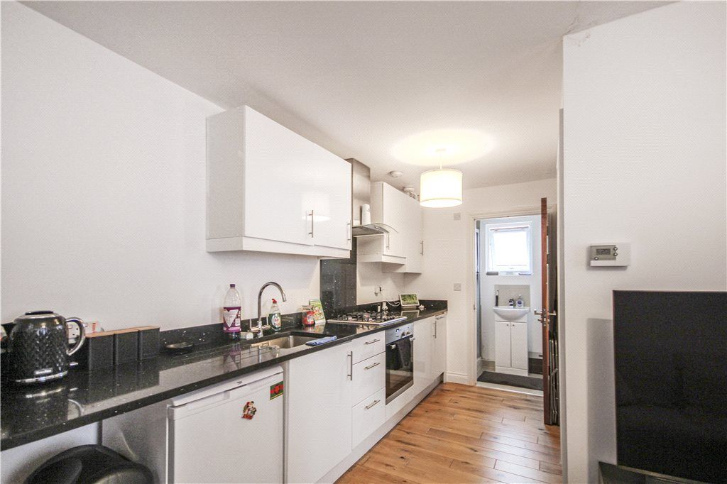 Property photo 3 of 8 Kitchen