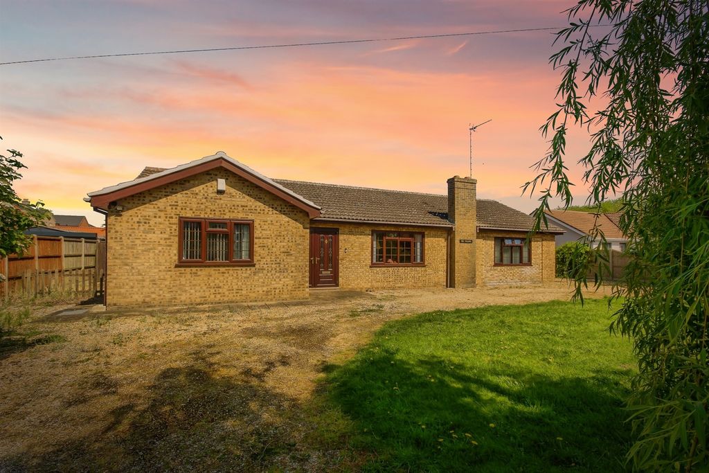 Property photo 1 of 34