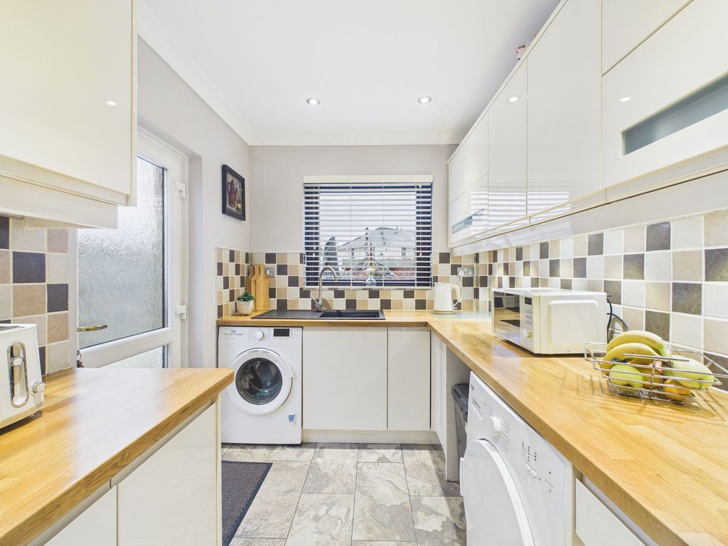 Property photo 3 of 39