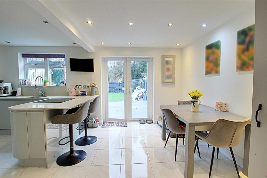 Property photo 3 of 17 Dining.Jpg