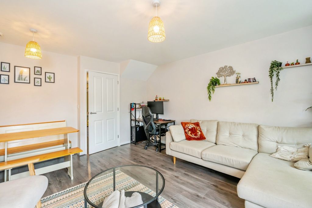 Property photo 3 of 15 Pbox-Img.Jpg