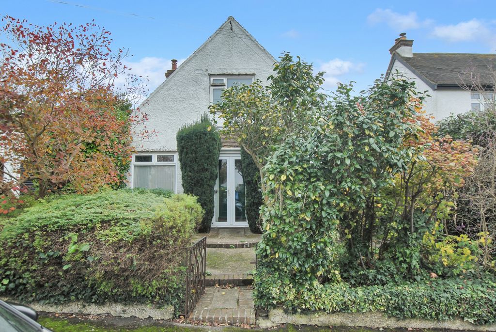 Property photo 1 of 18 Front
