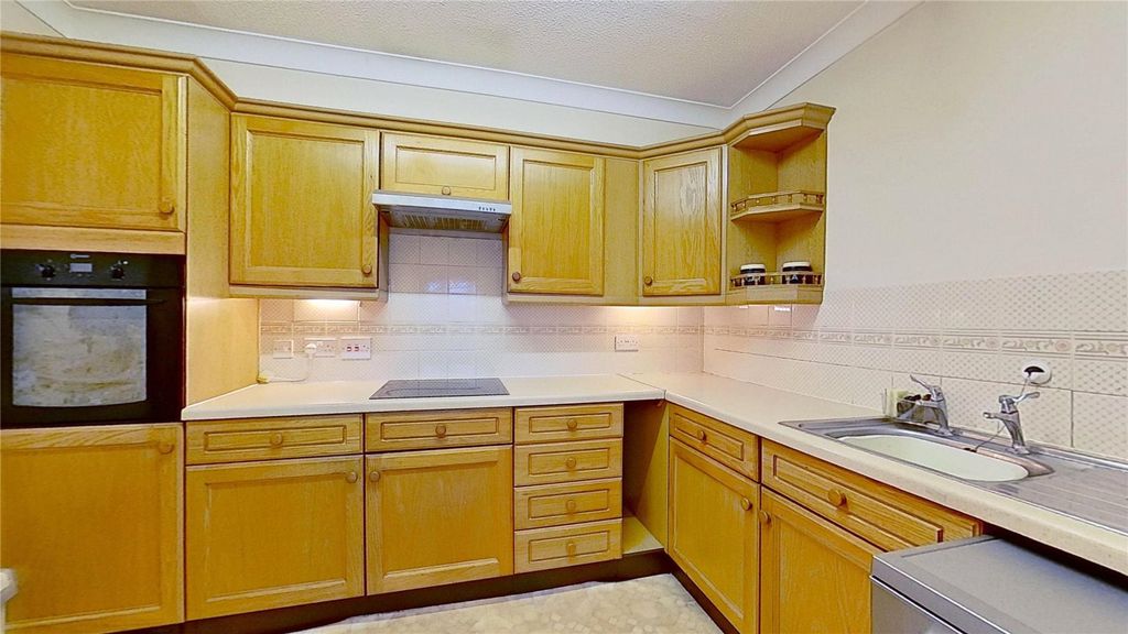 Property photo 2 of 14 Picture No. 12