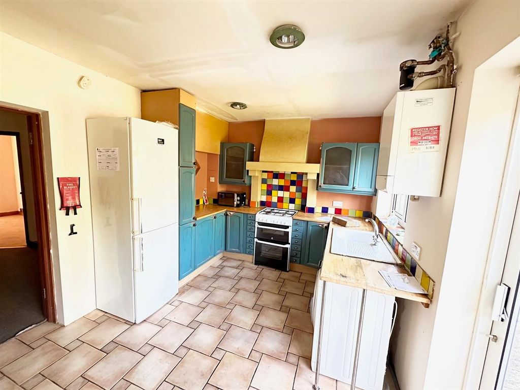 Property photo 2 of 17 Kit.Jpg