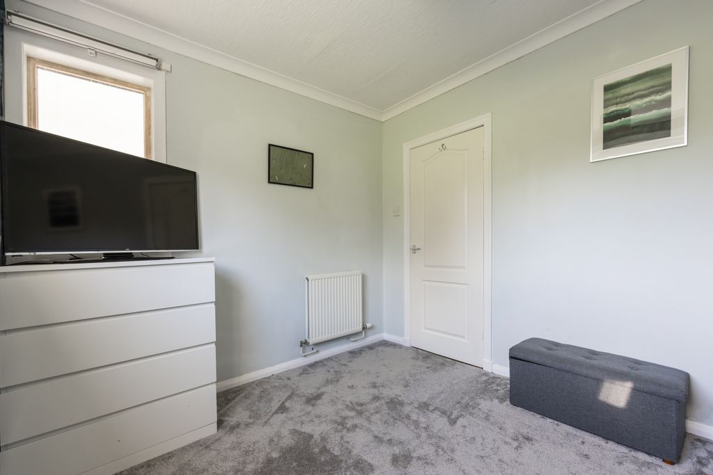 Additional image 10 of 2 bed flat for sale40/2 West Craigs Crescent, Edinburgh EH12