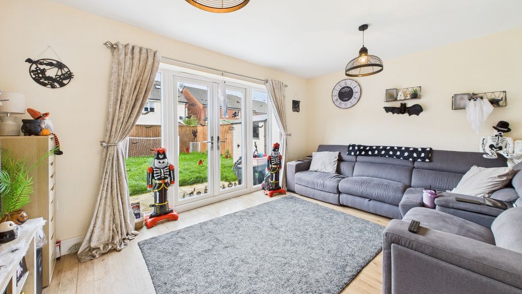 Property photo 2 of 22 4613627