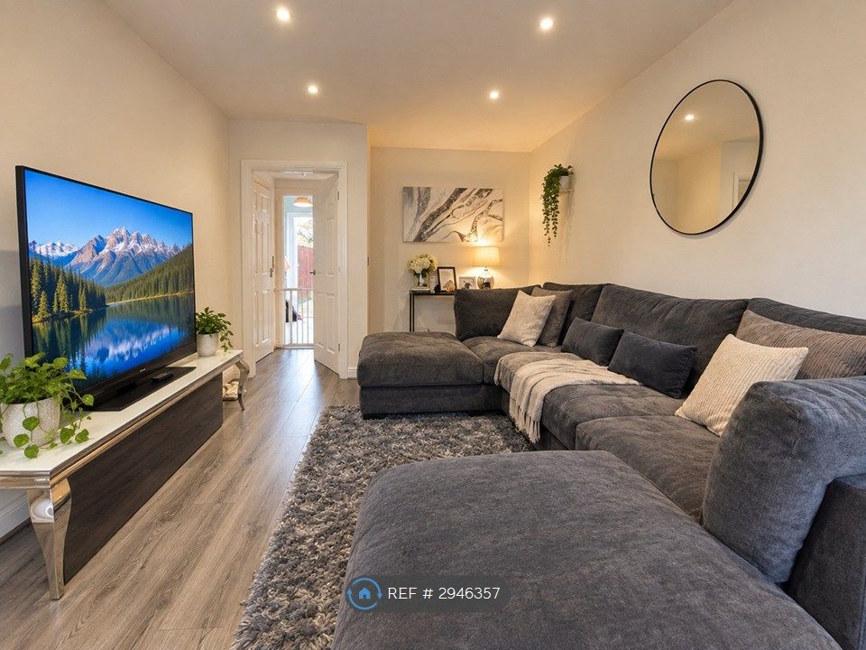 Property photo 2 of 9
