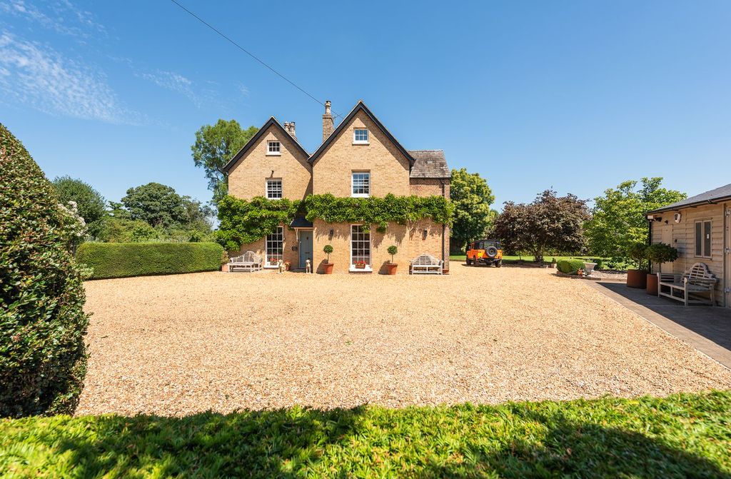 Property photo 1 of 43