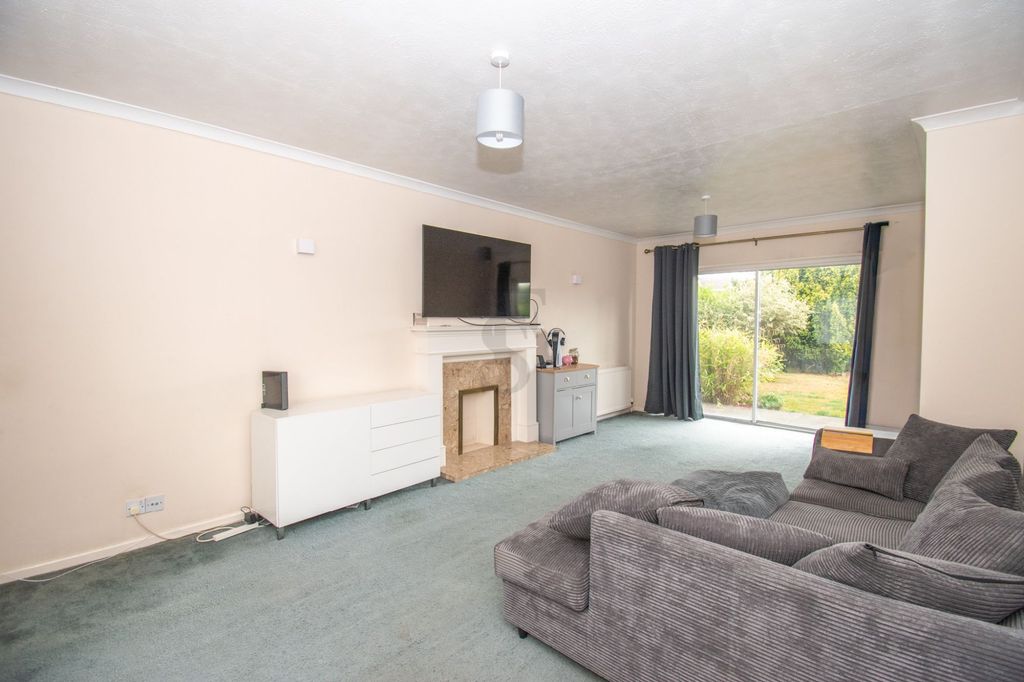 Property photo 2 of 13