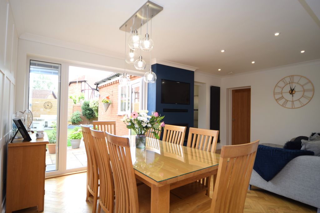 Property photo 3 of 28