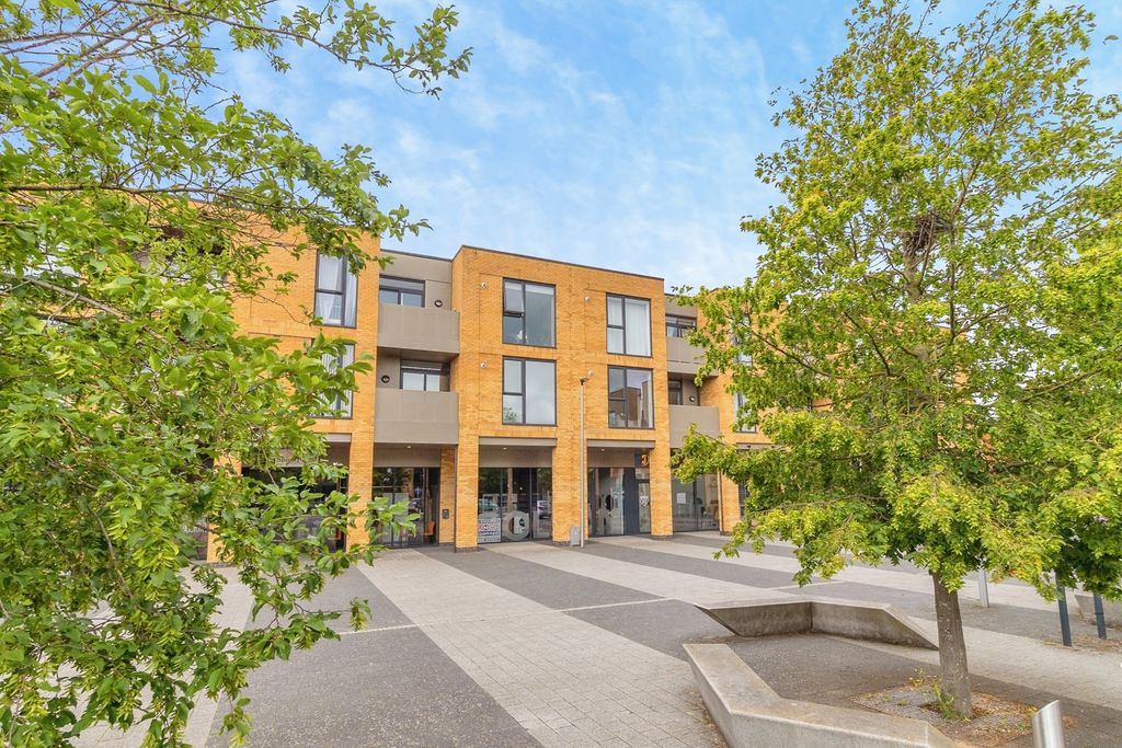 Property photo 1 of 19 Pbox-Img.Jpg