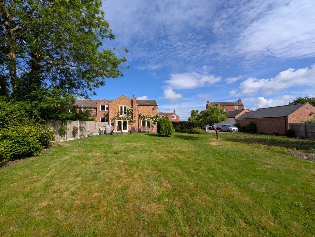 Property photo 3 of 47