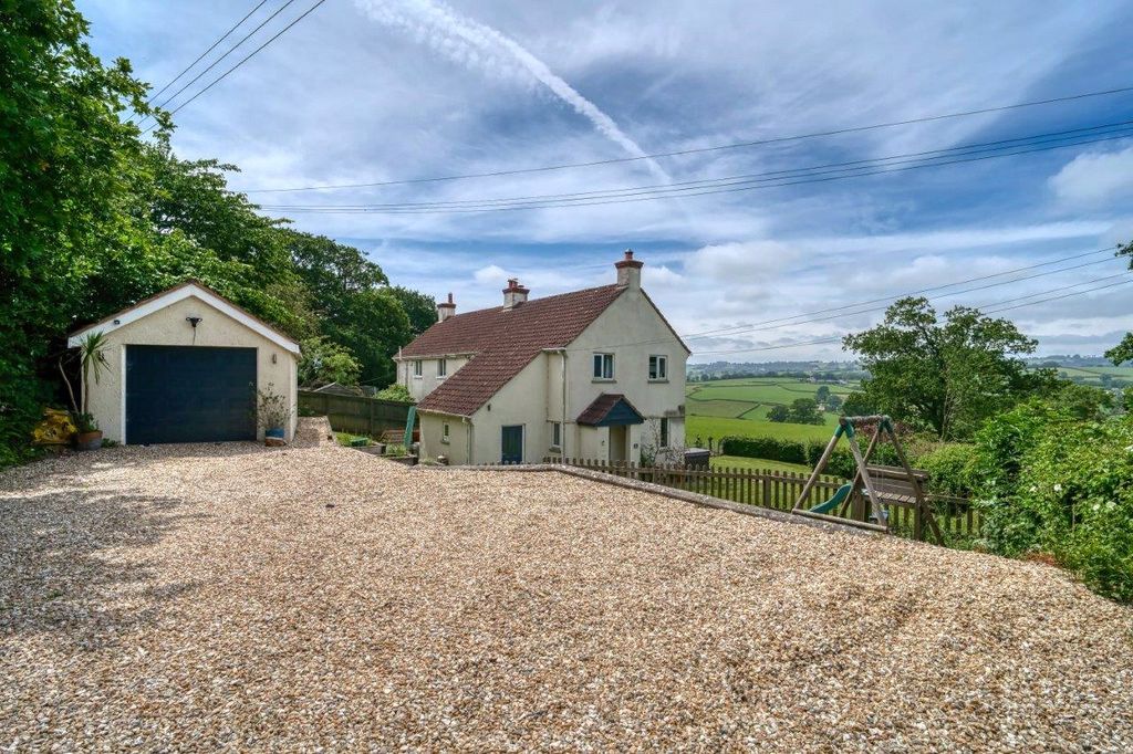 Property photo 2 of 33 Picture No. 43