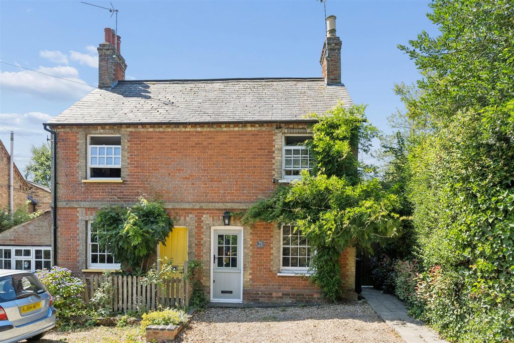 Property photo 1 of 29 West Hill, Aspley Guise