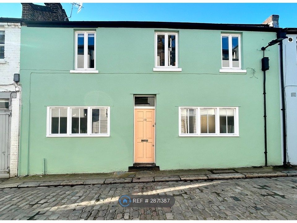 Property photo 2 of 13