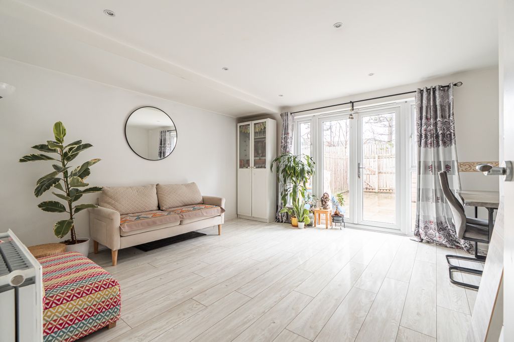 Property photo 2 of 25 Property Image 2