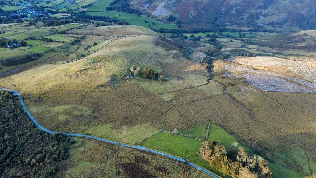 Property photo 3 of 11 Description