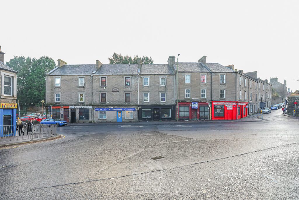 Property photo 3 of 5