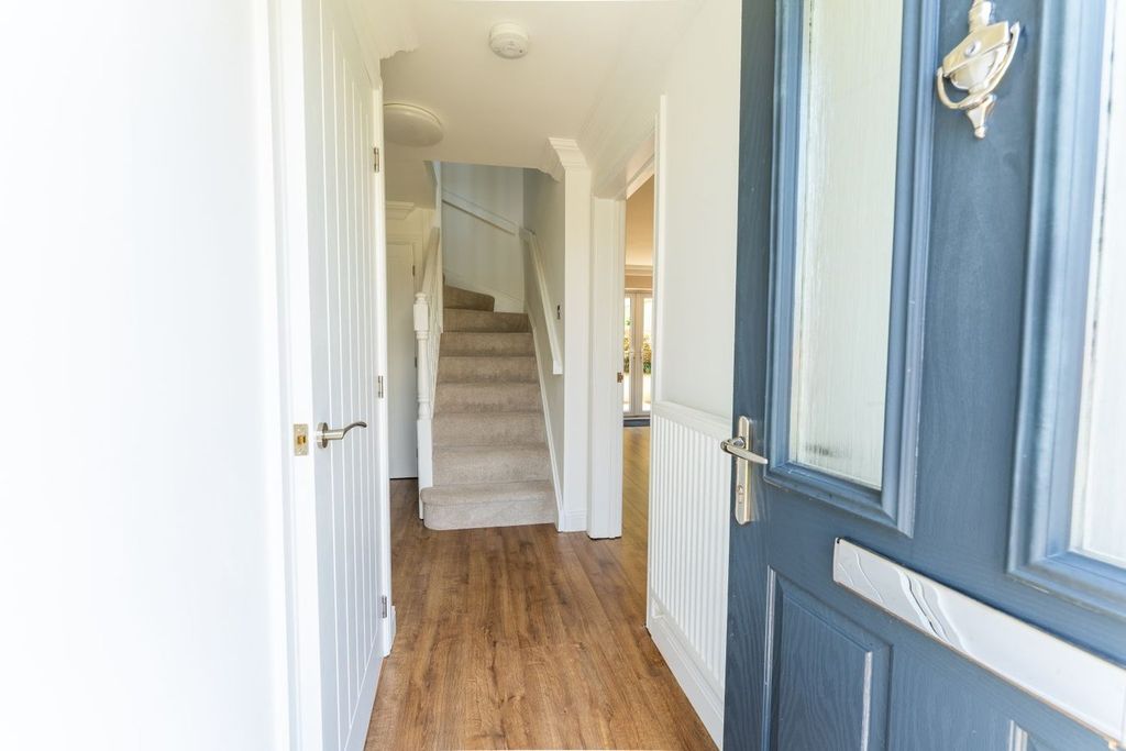 Property photo 2 of 29