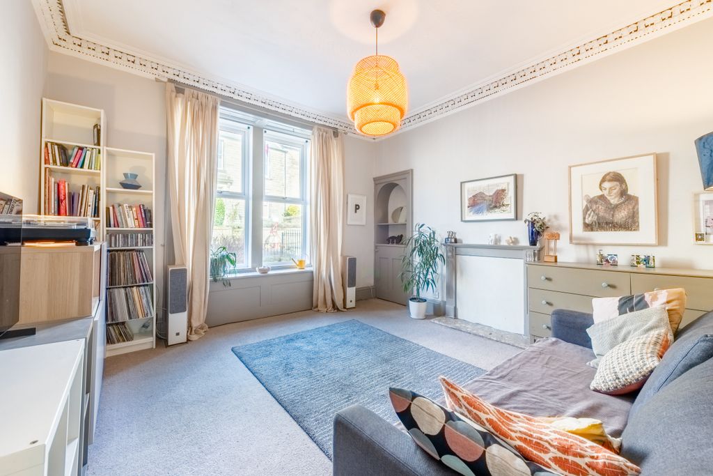 Property photo 2 of 28