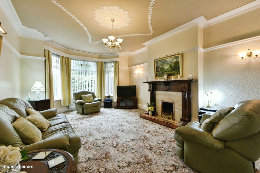 Property photo 3 of 22 Sitting Room