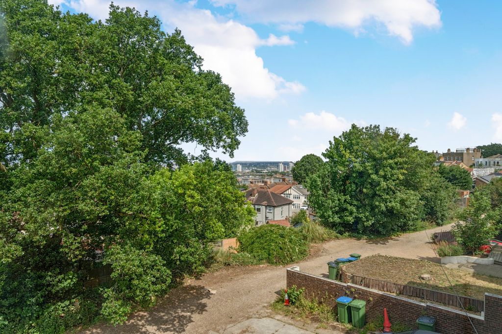 Property photo 2 of 16 View