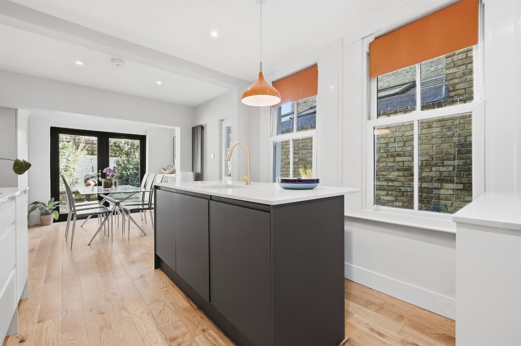 Property photo 1 of 20 Kitchen