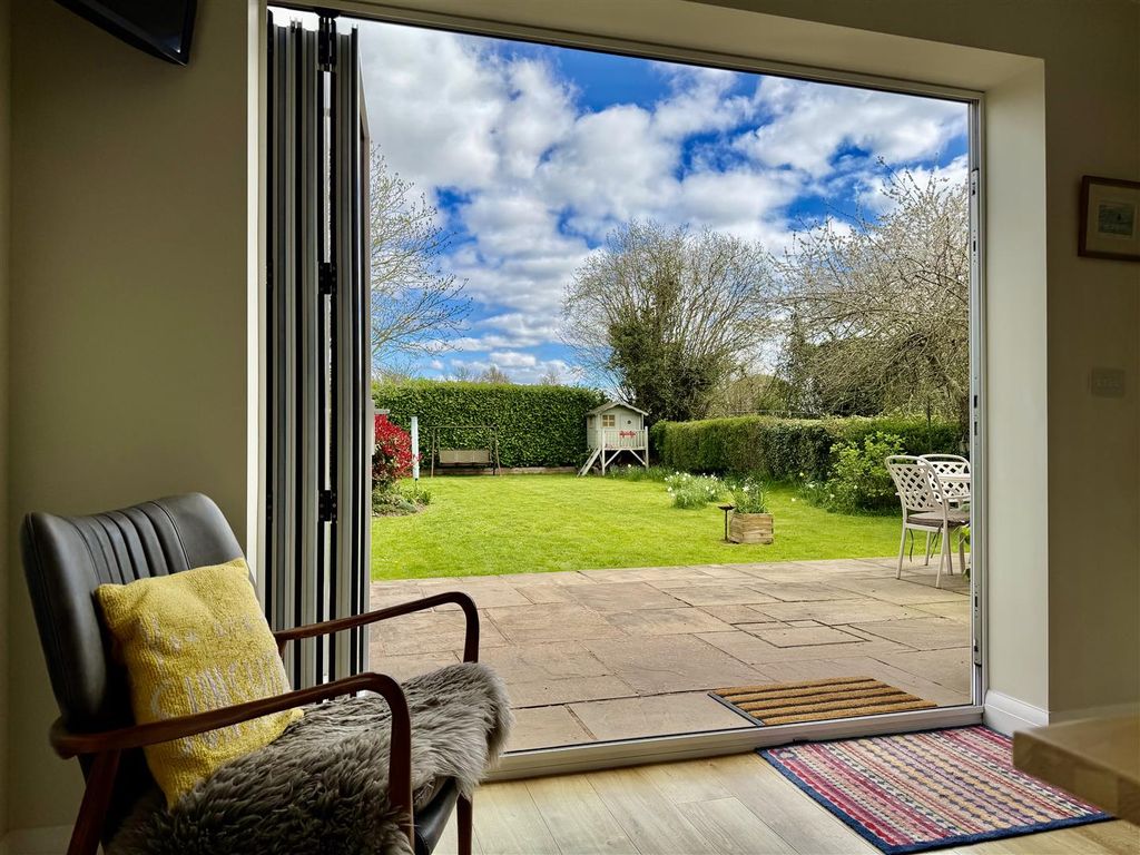 Property photo 3 of 34