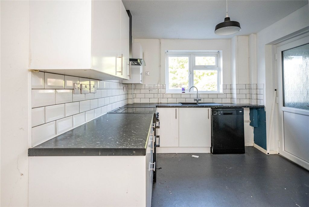 Property photo 3 of 8 Picture No. 09