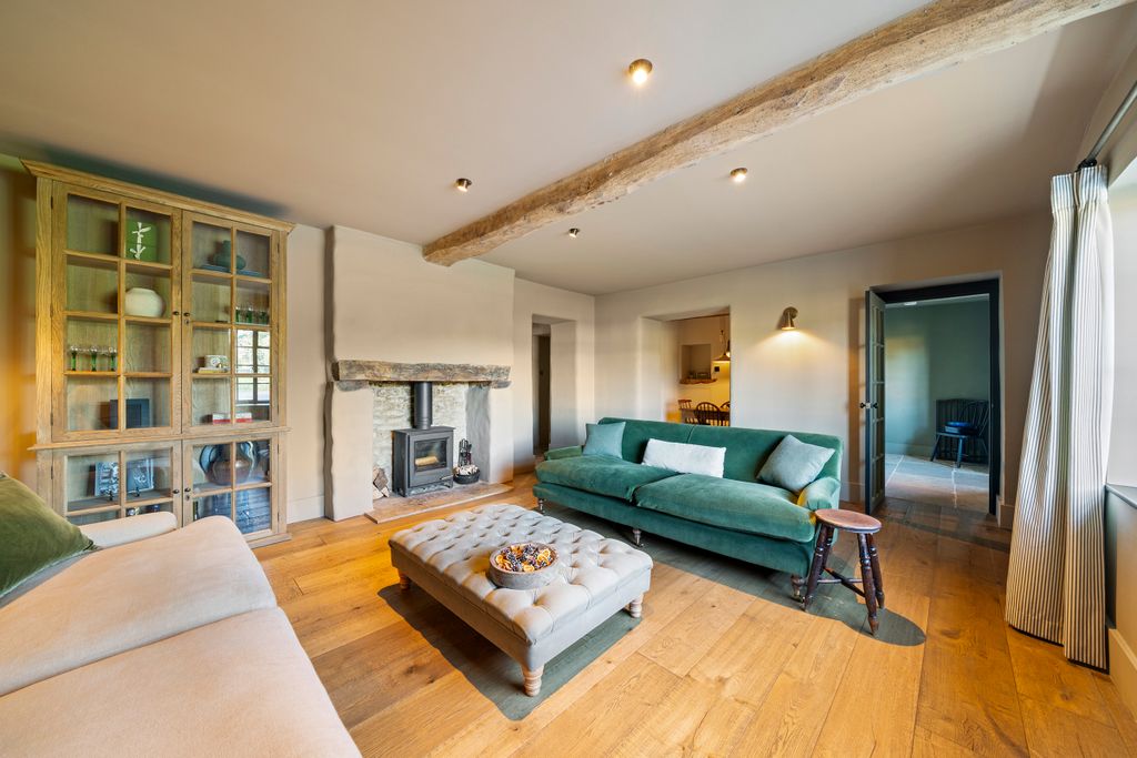 Property photo 2 of 21