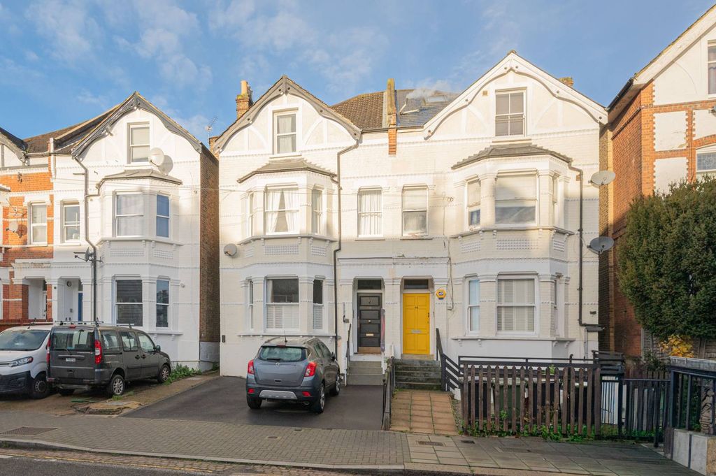 Property photo 2 of 12