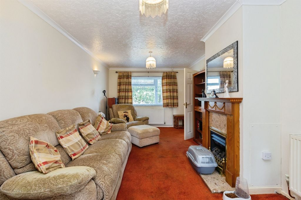 Property photo 2 of 17