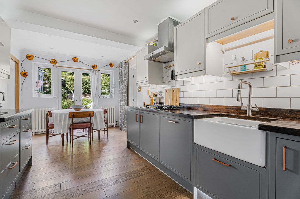 Property photo 3 of 18 Kitchen/Diner