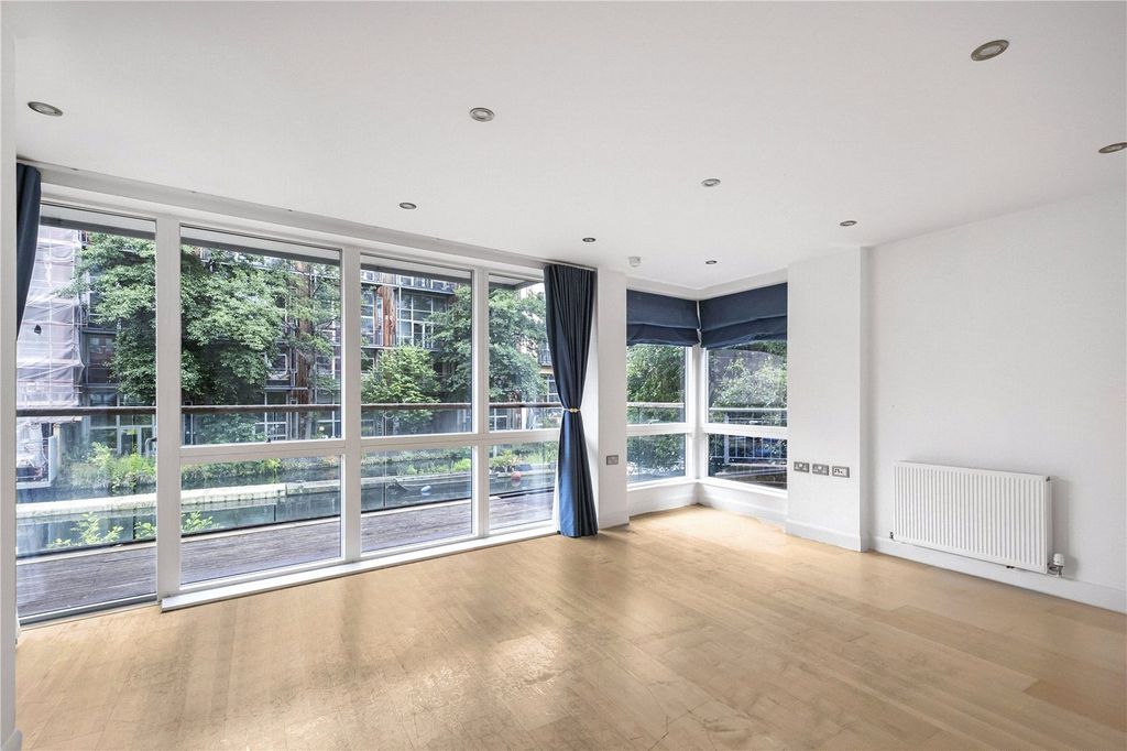 Property photo 3 of 15 Reception Room