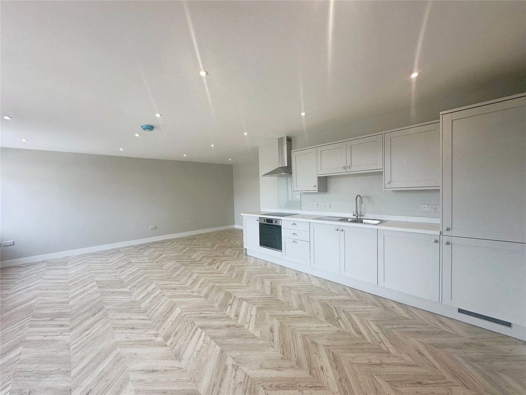 Property photo 3 of 9 Picture No. 14