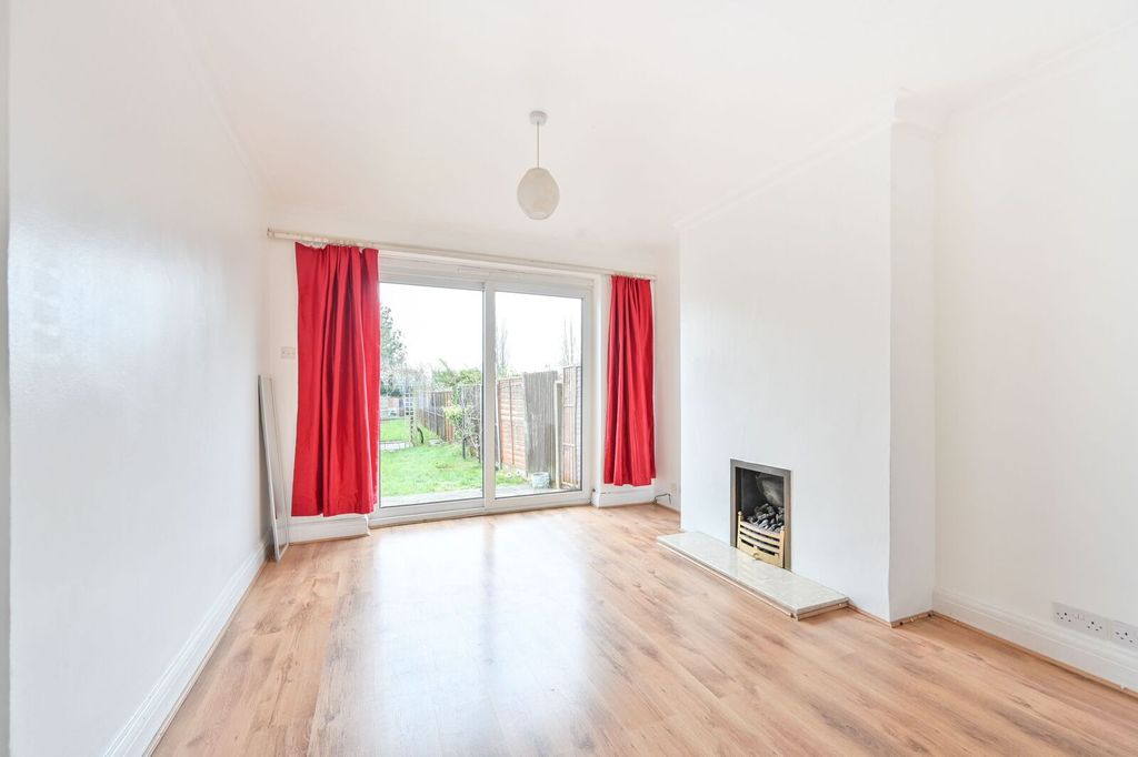 Property photo 2 of 14