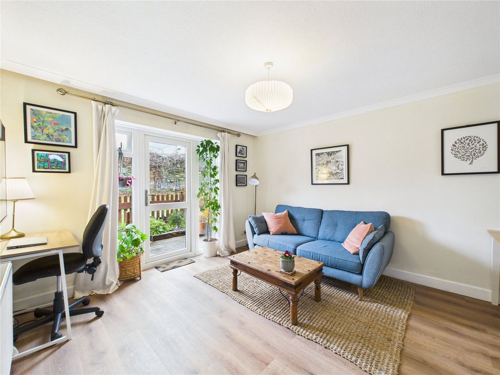 Property photo 3 of 16 Picture No. 14