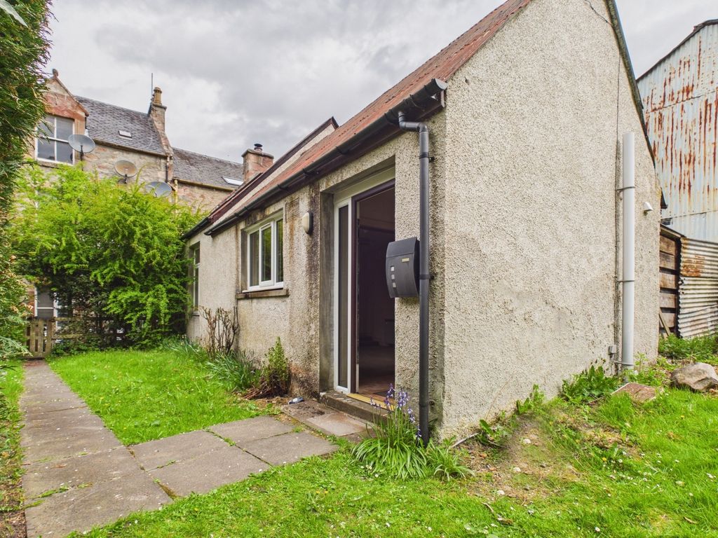 Property photo 2 of 30