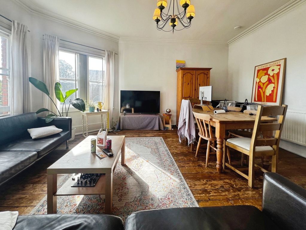 Property photo 2 of 8