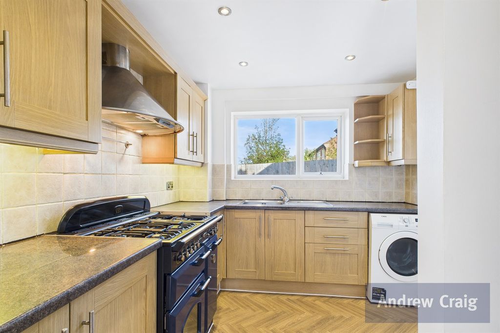Property photo 2 of 18 Kitchen