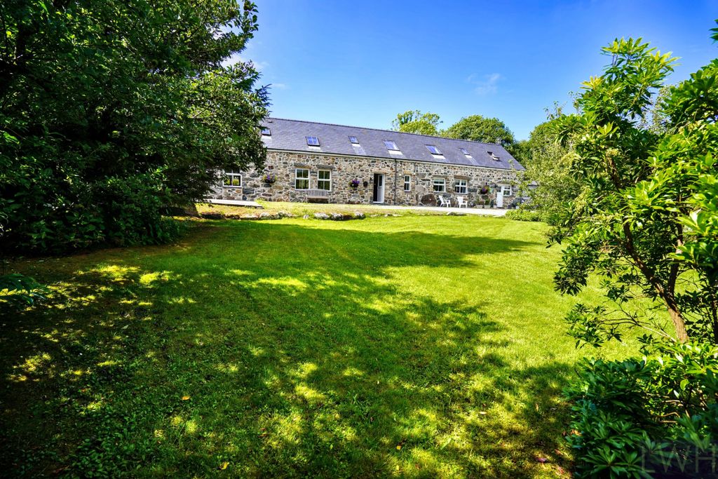 Property photo 2 of 26 2